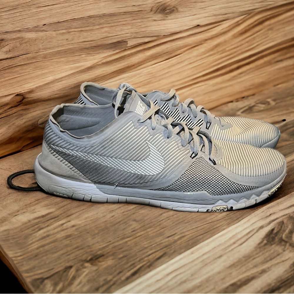 Nike free 3.0 gray and white size 12